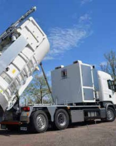 Le Centurion™ P10 est un camion aspirateur dédié pour les applications industrielles impliquant l’aspiration de matériaux solides et liquides grâce à la conception ronde du réservoir