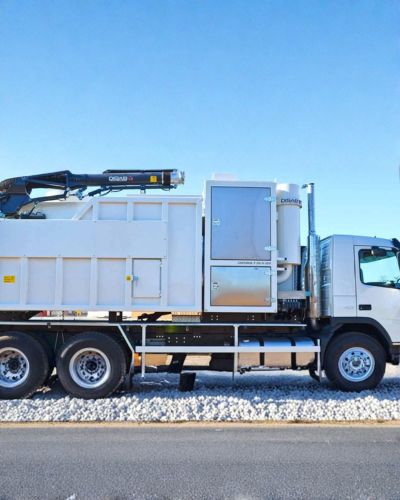 camion aspirateur Centurion P14 spécialement conçu pour les applications industrielles nécessitant l’aspiration de matériaux secs.